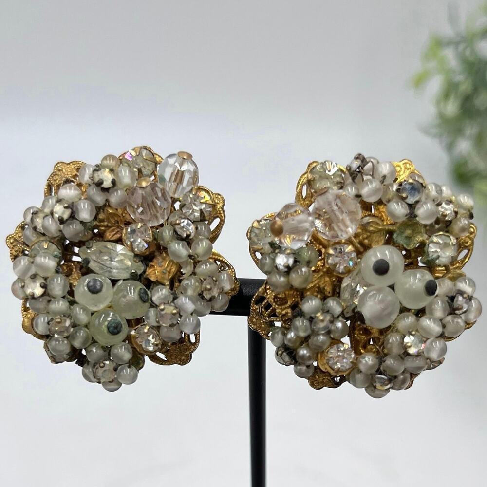 Robert Vintage Rhinestone Faux‎ Pearl Layered Filigree Cluster Clip On Earrings